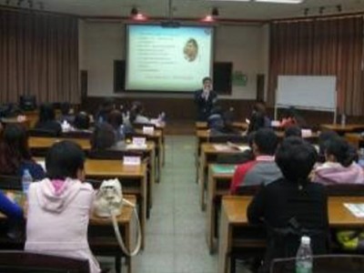 迈向职场，实现梦想——新员工入职成长宝典